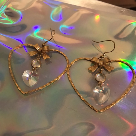 Betsey Johnson bow crystal iridescent big heart hoop...